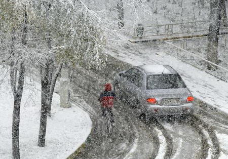 组图：莫斯科降下今年入冬前第一场雪