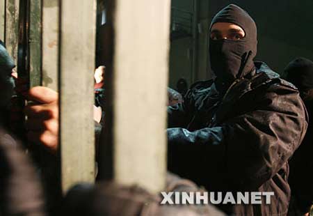 ͼ�ģ���³���Ǿ����ڵ���̨�⾯��