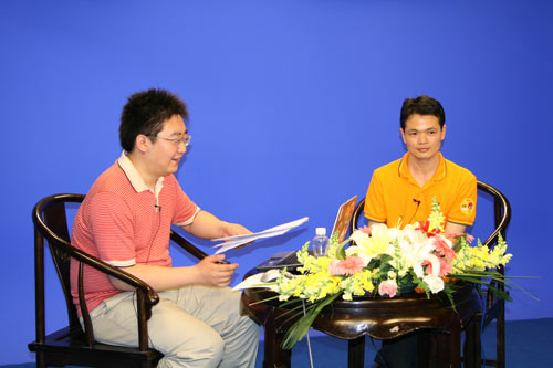对外经济贸易大学招生办老师李永乐接受新浪主播娄雷访问 对外经济贸易大学招生办老师李永乐接受新浪主播娄雷访问