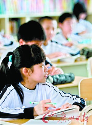 东莞中考于5月31日开始网上填报志愿 。记者庄小龙摄 东莞中考于5月31日开始网上填报志愿 。记者庄小龙摄
