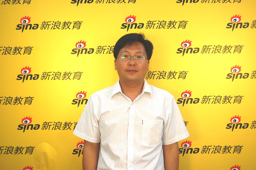 精华学校历史名师刘志强老师做客新浪指导09历史冲刺 精华学校历史名师刘志强老师做客新浪指导09历史冲刺