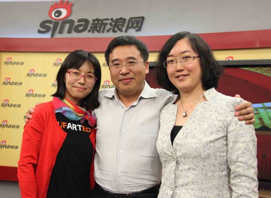 从左只有 从左至右:Judy老师,人民大学石佳友老师,东方国际教育交流中心韩悦