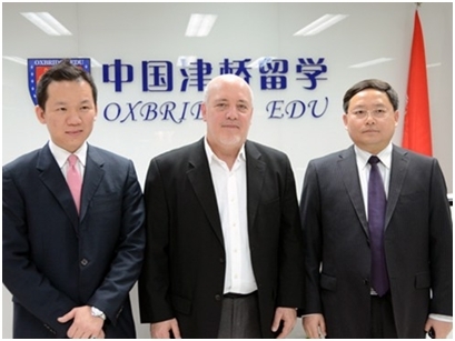 津桥国际教育集团总裁赵鹏先生与Scott Rosenfelt先生(中)、Albert Huang先生(左)合影 津桥国际教育集团总裁赵鹏先生与Scott Rosenfelt先生(中)、Albert Huang先生(左)合影