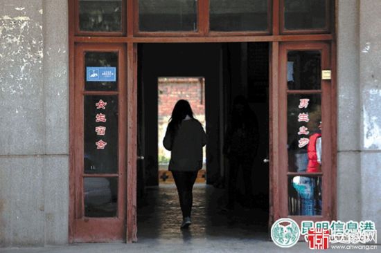 云南一女大学生厕所产子遗弃后上课 云南一女大学生厕所产子遗弃后上课
