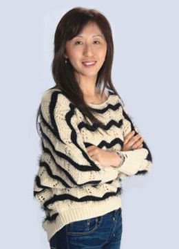 杨薇认为受过高等教育的职业女性可以事业、家庭两不误。(美国《世界日报》) 杨薇认为受过高等教育的职业女性可以事业、家庭两不误。(美国《世界日报》)
