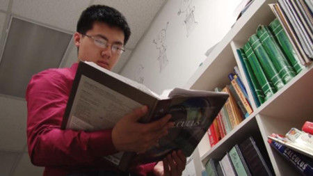 华裔少年王孜立(美国中文网) 华裔少年王孜立(美国中文网)