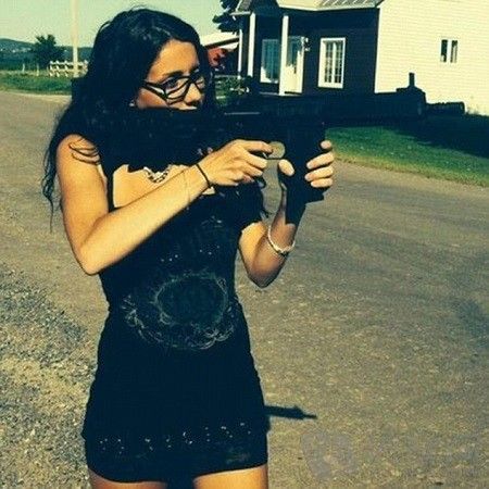 世界最性感罪犯:加拿大女飞贼爆红 世界最性感罪犯:加拿大女飞贼爆红