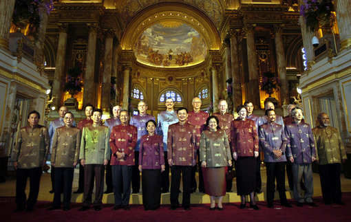 2003年 泰国民族服装 2003年 泰国民族服装