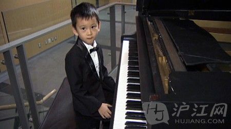 加拿大5岁华裔钢琴神童做客艾伦秀 加拿大5岁华裔钢琴神童做客艾伦秀