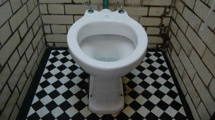 In the UK, people usually use 'toilet' not 'WC' In the UK, people usually use 'toilet' not 'WC'