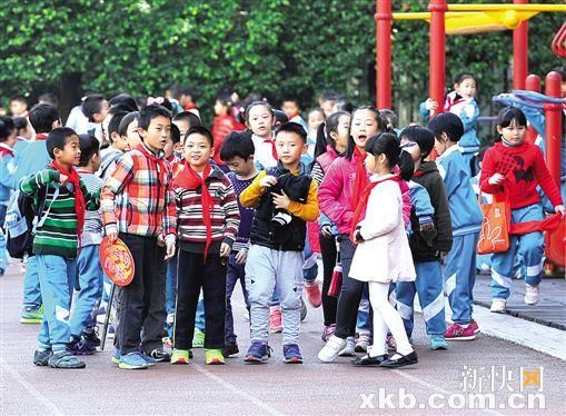 小学期末考试后,小学生们将迎来寒假。新快报记者 祝贺/摄 小学期末考试后,小学生们将迎来寒假。新快报记者 祝贺/摄