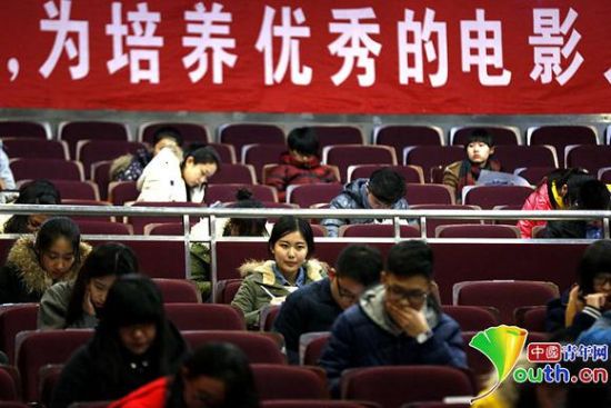 2015北京电影学院招生考试录音系专业考试现场。记者 张炎良 摄 2015北京电影学院招生考试录音系专业考试现场。中国青年网 张炎良 摄