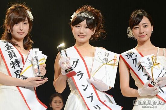 日本2015年度“最美校花”冠军山际友里 日本2015年度“最美校花”冠军山际友里