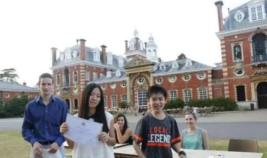 Larry参加英国公学暑期研修班 Larry参加英国公学暑期研修班