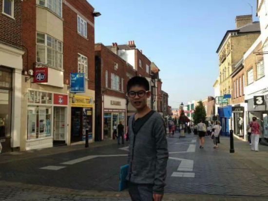 Larry在英国街头 Larry在英国街头