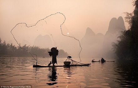 桂林山水与传承千年的渔夫 桂林山水与传承千年的渔夫