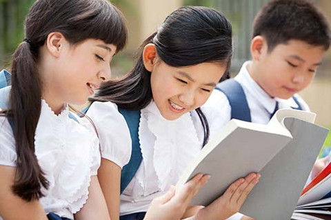 读书的孩子(图片来源于网络) 读书的孩子(图片来源于网络)