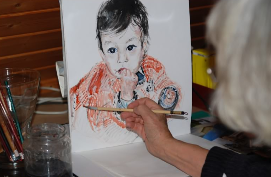 德国婆婆为孩子作画 德国婆婆为孩子作画