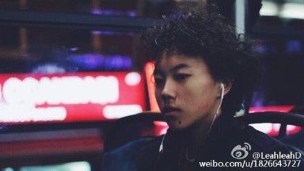 隔天晒出公交照片疑似声援生父 隔天晒出公交照片疑似声援生父