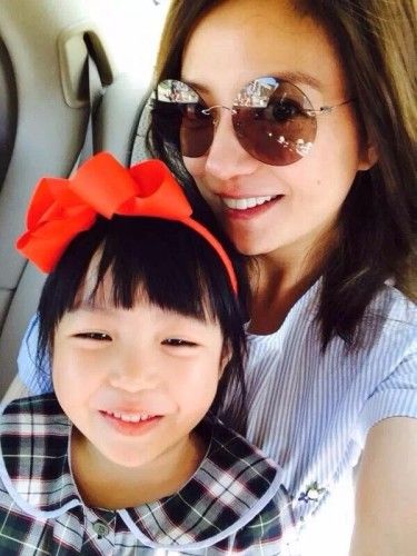 赵薇和女儿 赵薇和女儿