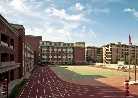 人大附中西山学校校园(图片来源于网络) 人大附中西山学校校园(图片来源于网络)