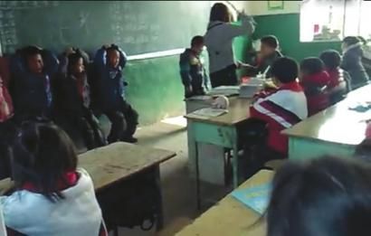 老师打学生手掌心 老师打学生手掌心