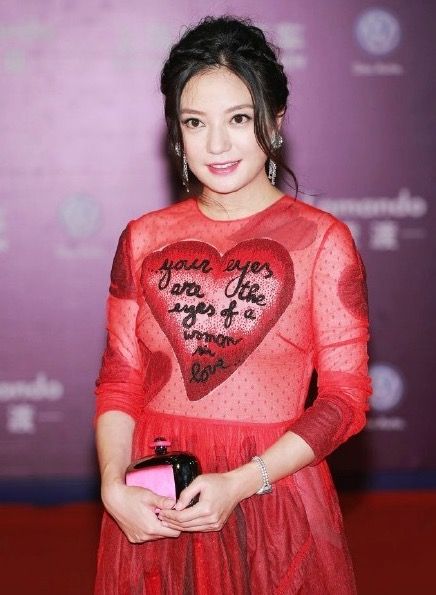 双语:赵薇夺影后 自称不是人生赢家(组图) 双语:赵薇夺影后 自称不是人生赢家(组图)