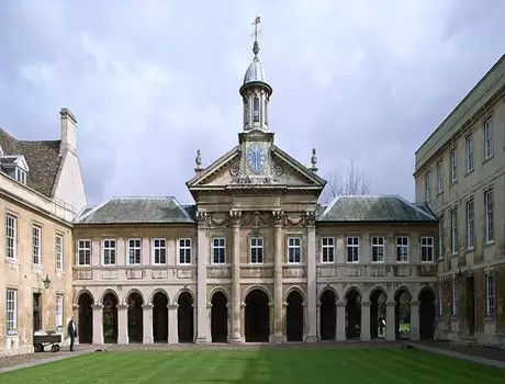 巴斯大学 巴斯大学