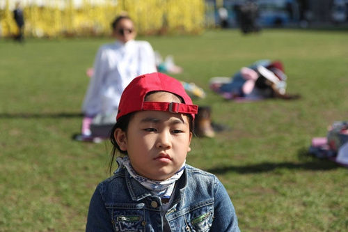 年仅9岁的小妹妹赢得了发呆比赛的冠军 年仅9岁的小妹妹赢得了发呆比赛的冠军