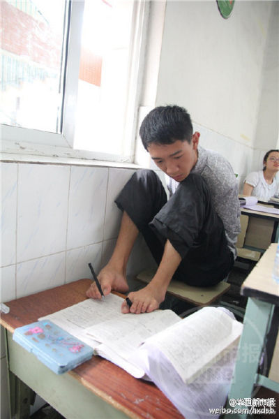 攀枝花无臂考生彭超 攀枝花无臂考生彭超
