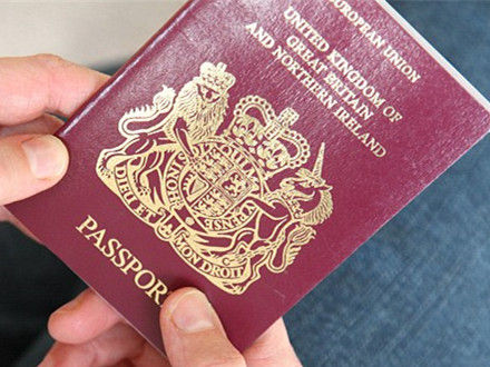 各国护照趣事:英国女王游遍全球不用护照 各国护照趣事:英国女王游遍全球不用护照