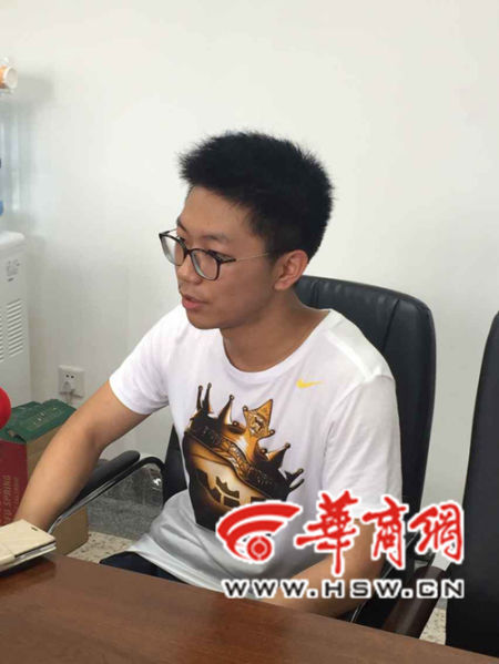 来自西工大附中的孙轶群以658分获得2015陕西高考文科头名。 来自西工大附中的孙轶群以658分获得2015陕西高考文科头名。