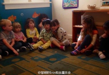 网友爆料轩轩在上幼儿园时候的照片 网友爆料轩轩在上幼儿园时候的照片