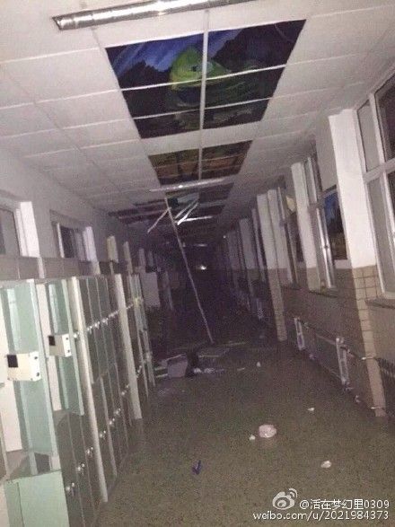 网友@活在梦幻里0309 发布国际学校里爆炸后的景象 网友@活在梦幻里0309 发布国际学校里爆炸后的景象