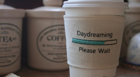 双语囧研究：聪明人才爱做白日梦