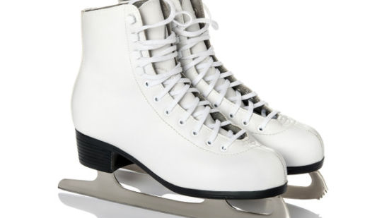 This is a pair of women’s ice skates. The blades are about 4mm thick This is a pair of women’s ice skates. The blades are about 4mm thick
