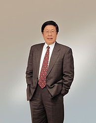 图为四通集团董事长段永基 图为四通集团董事长段永基