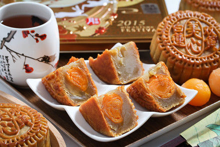 美心月饼:流心奶黄月饼 美心月饼:流心奶黄月饼
