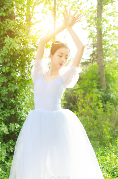 武大校花唯美写真 温柔婉约演绎精灵美 武大校花唯美写真 温柔婉约演绎精灵美
