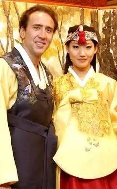 尼古拉斯·凯奇和他的韩裔妻子Alice Kim 尼古拉斯·凯奇和他的韩裔妻子Alice Kim
