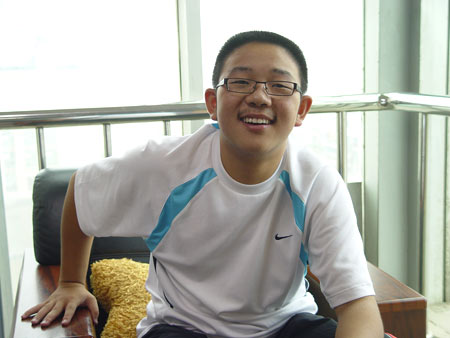 宁夏高考理科状元出炉：爱玩的李小龙(图)