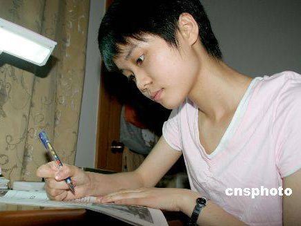2007年安徽省高考理科状元吴羽菲总分709(图)