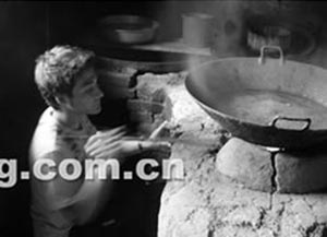 人穷志不穷 茅草屋走出个清华学子(图)