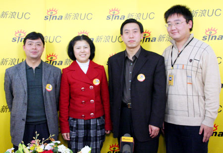 左起:贵州师范大学招生就业处处长吕国富,东北农业大学招生与就业指导