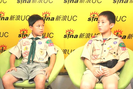 美国童子军的衣服很有特色