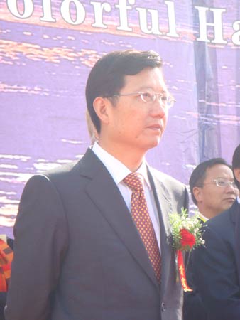 ͼ�ģ��ຣʡί���ǿ����ϯ��Ӱ�ڿ�Ļʽ