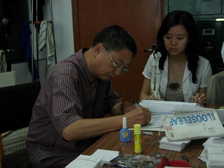 六旬老人23年参加高教自考 共拿下3个文凭(图