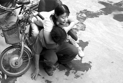 截瘫女孩上课戴尿不湿