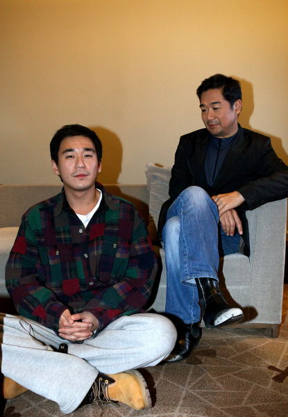 在《一九四二》中再度合作的张国立、张默父子 在《一九四二》中再度合作的张国立、张默父子