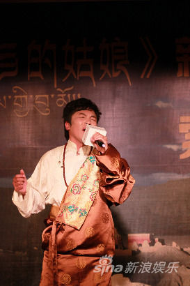 容中尔甲现场大赞爱徒,并表示:"其实藏区热爱唱歌,条件好的人很多
